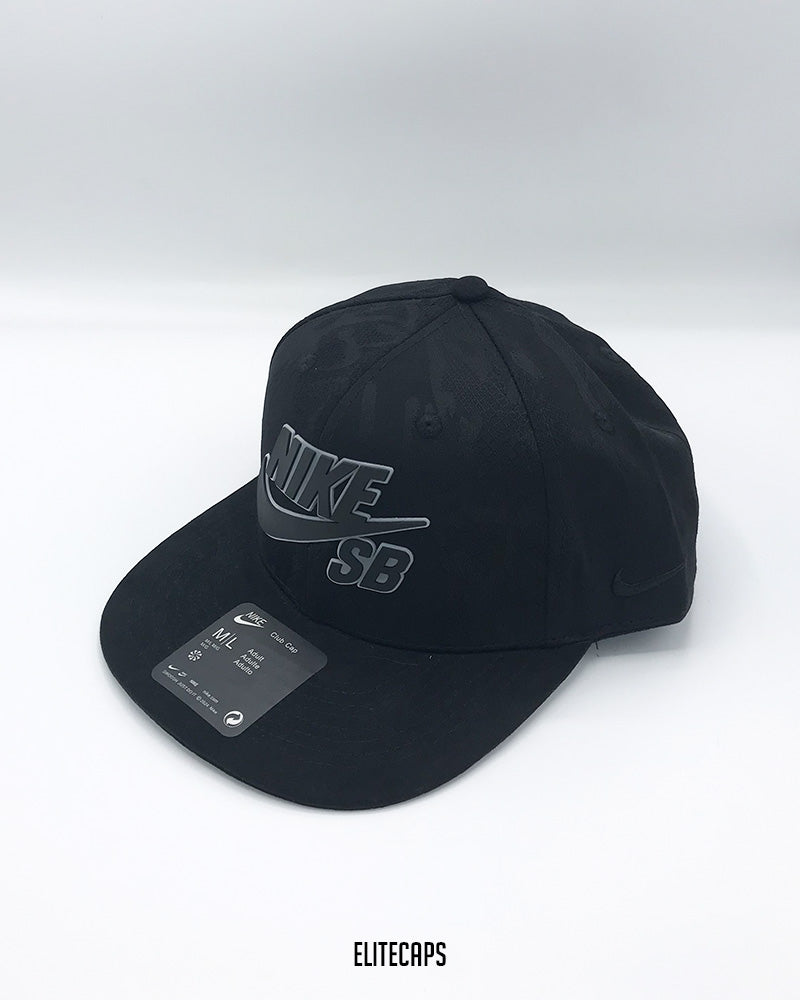 NK SB Black Futura Snapback Cap - C0324
